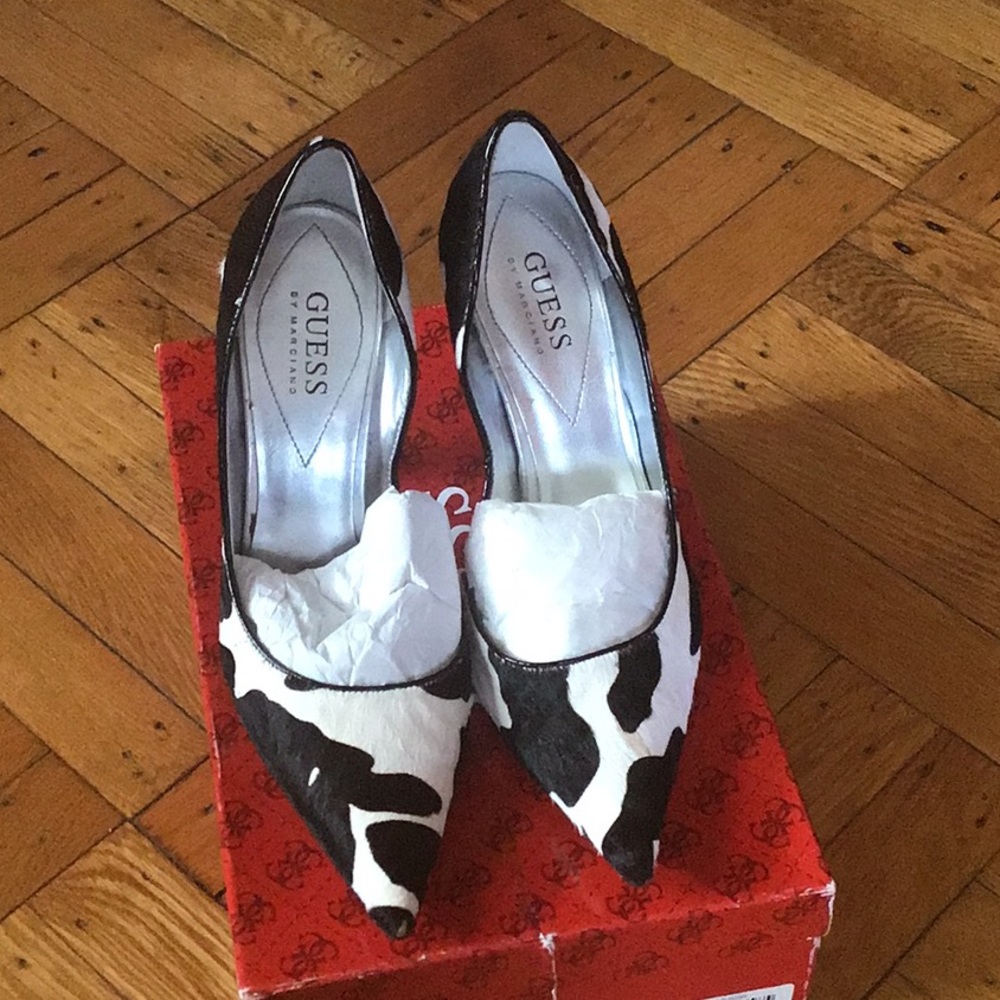 Guess shoes excellent condition.